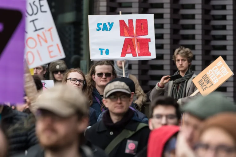 Le Phénomène Anti-IA : De la Méfiance à la Révolte Mondiale